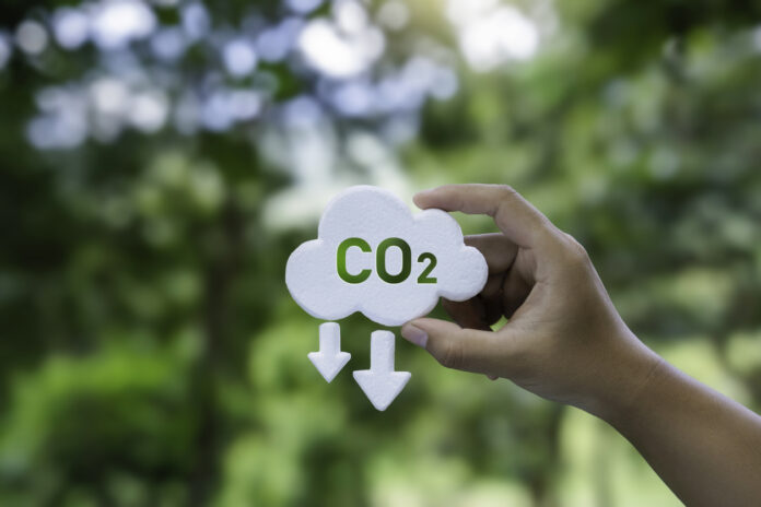 De afvang van CO₂ vindt plaats met behulp van zogenoemde aminetechnologie (foto: Khanchit Khirisutchalual via iStock)